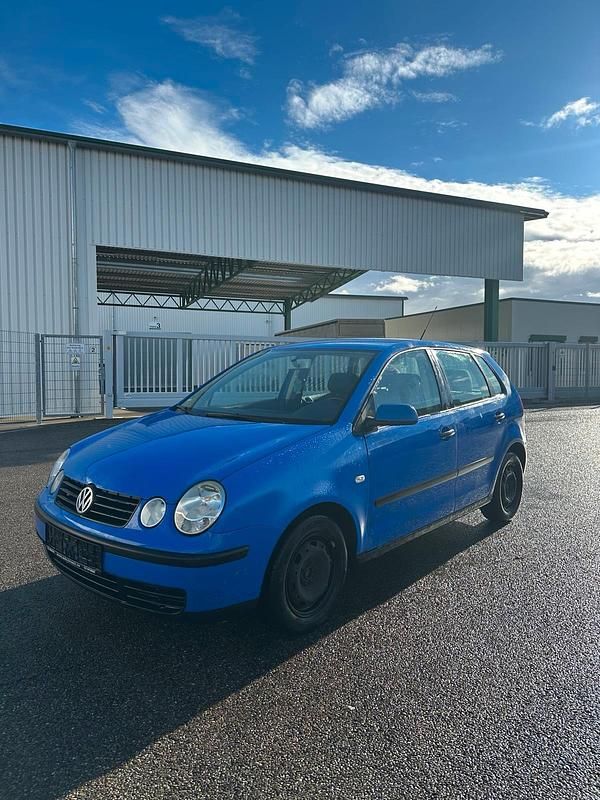 Blau Gebraucht 2002 VW Polo Limousine | 1.749 € (Etwas zu teuer) - Bild 1/4