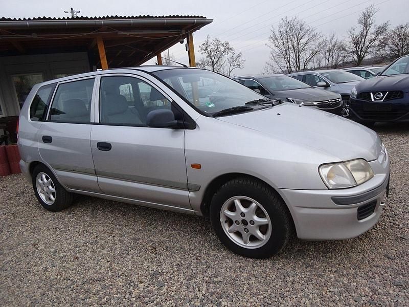 Gebraucht Mitsubishi Space Star 86 PS (63 kW) 2000 Silber Van / Kleinbus