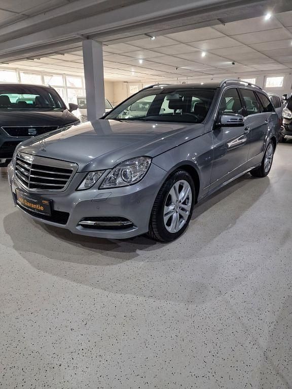 Gebraucht Mercedes E250 204 PS (150 kW) 2011 Silber Kombi