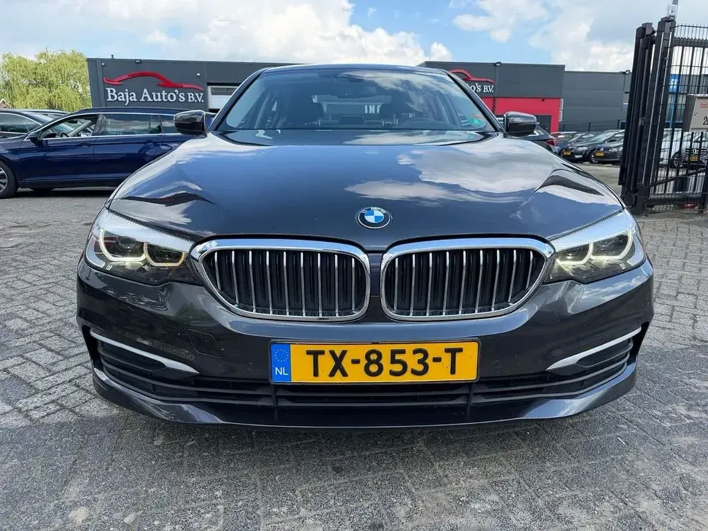 Gebraucht BMW 520 190 PS (139 kW) 2017 Grau Limousine