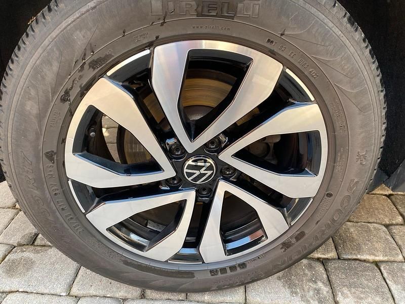 Gebraucht VW Tiguan Active 150 PS (110 kW) 2023 Schwarz SUV