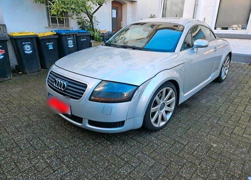 Second-hand Audi TT 224 CP (164 kW) 2004 Argintiu Coupe