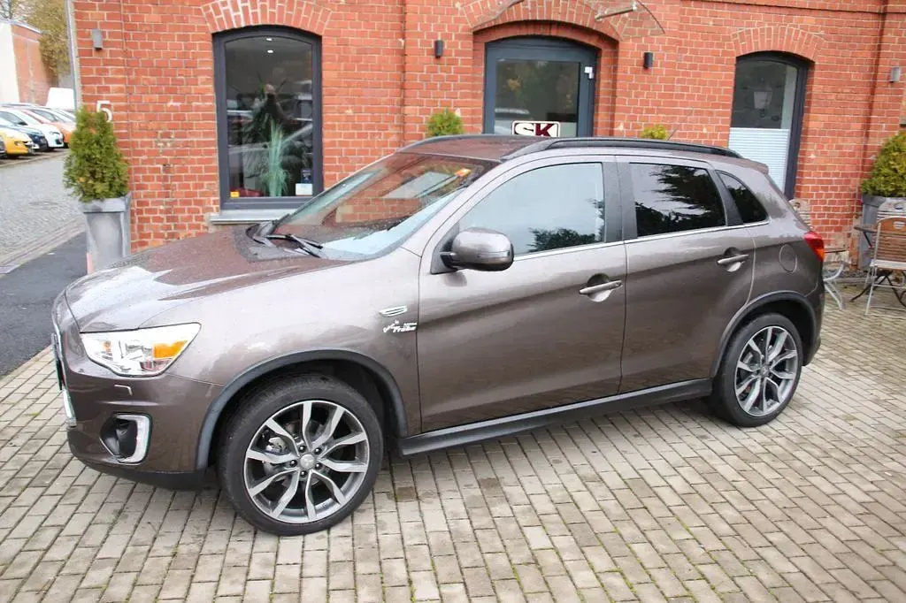 Gebraucht Mitsubishi ASX Classic Collection Plus 150 PS (110 kW) 2015 Braun SUV
