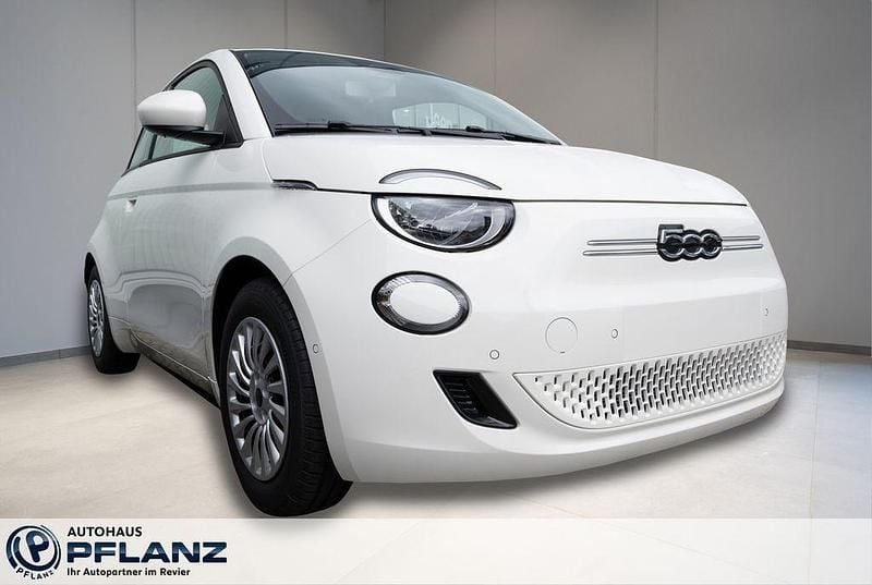 Gebraucht Fiat 500e Basis 86 kW (118 PS) 2023 Weiss Kleinwagen