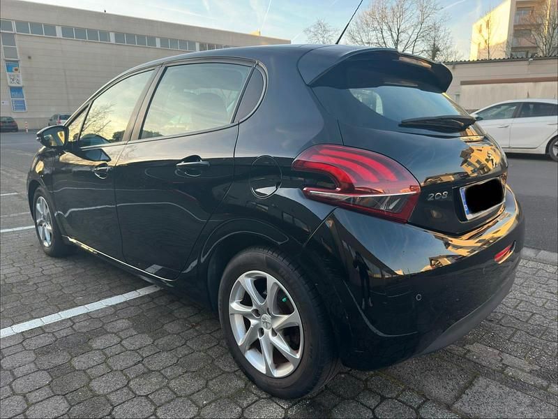 Gebraucht Peugeot 208 100 PS (73 kW) 2017 Schwarz Kleinwagen