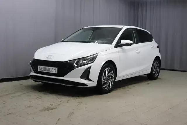 Atlas white Gebraucht 2023 Hyundai i20 Kleinwagen | 18.290 € (Guter Preis) - Bild 1/4
