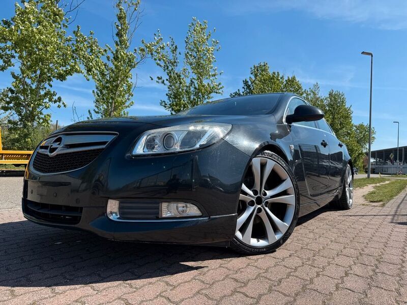 Schwarz Gebraucht 2010 Opel Insignia OPC Coupé | 6.498 € (Fairer Preis) - Bild 1/4