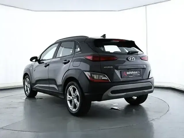 Gebraucht Hyundai Kona Trend 120 PS (88 kW) 2023 Grau SUV