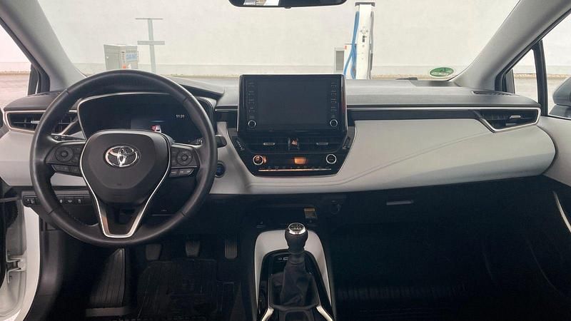 Gebraucht Toyota Corolla Team 116 PS (85 kW) 2021 Weiß Limousine