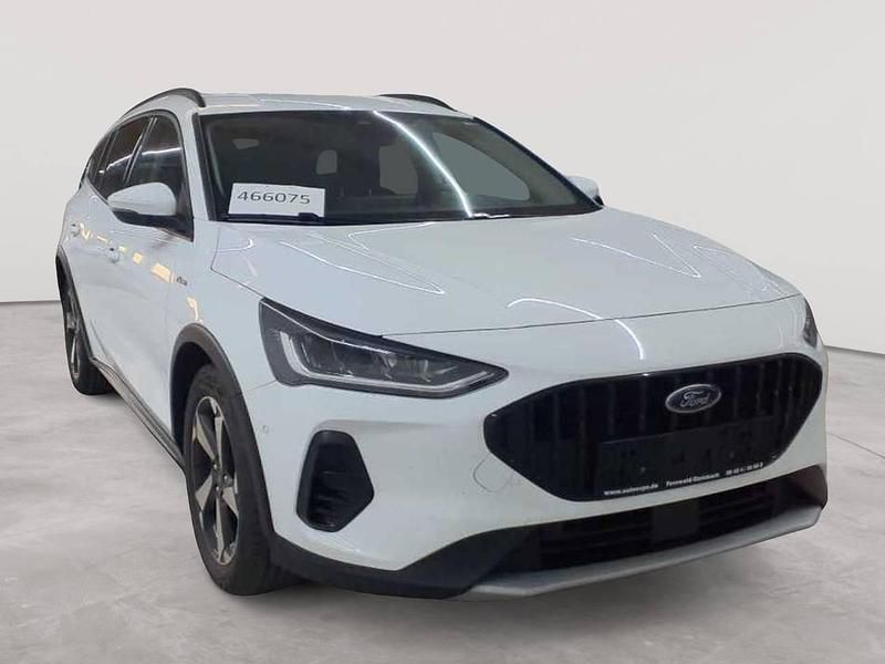 Gebraucht Ford Focus Active 120 PS (88 kW) 2023 Frozen white Kombi