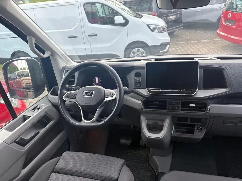 Second-hand MAN TGE 177 CP (130 kW) 2025 Roșu Van