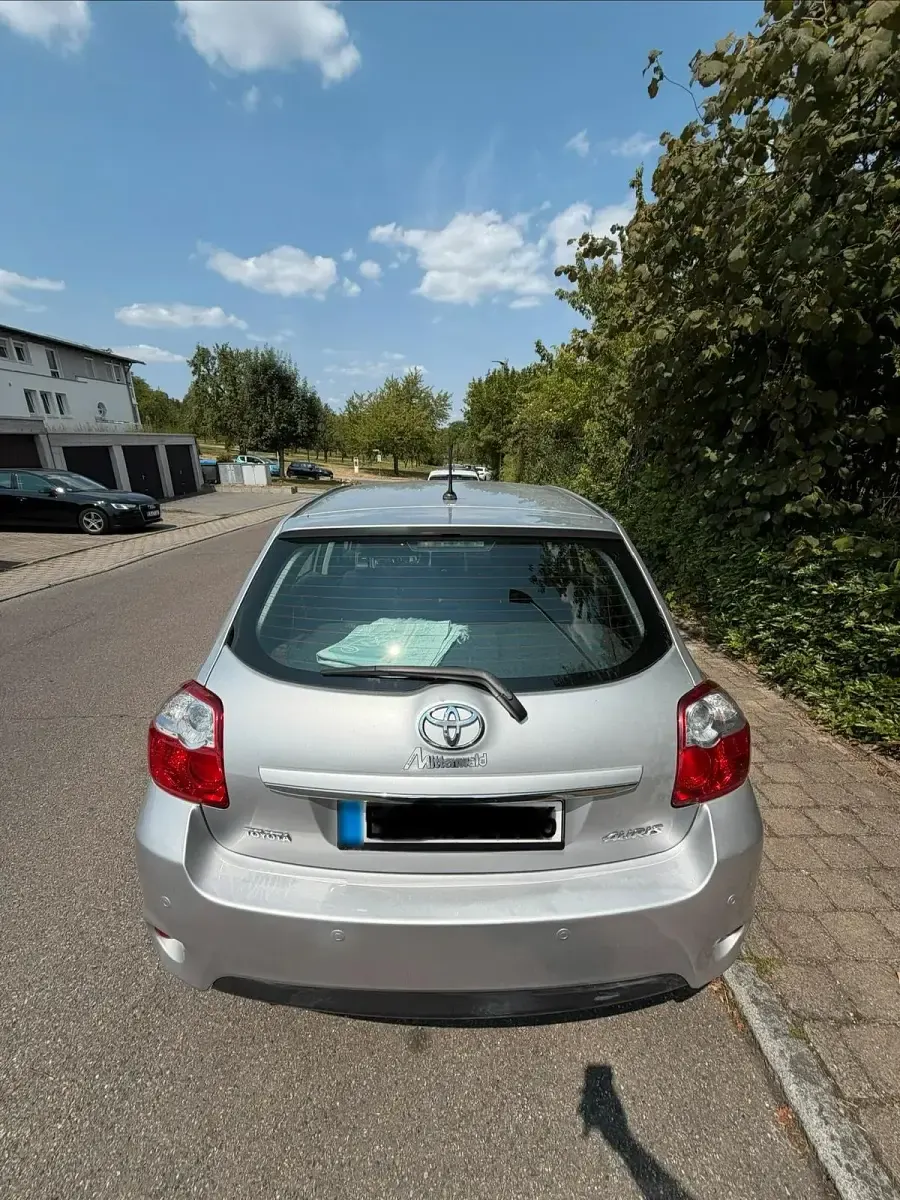 Gebraucht Toyota Auris 99 PS (72 kW) 2010 Grau Kleinwagen