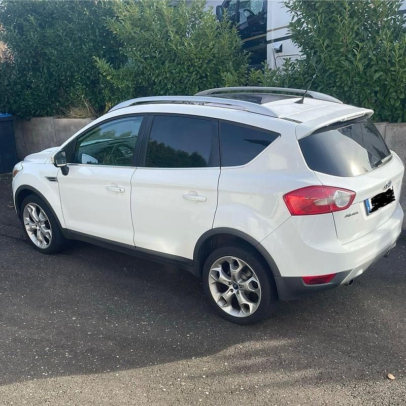 Weiß Gebraucht 2009 Ford Kuga Titanium SUV | 3.990 € - Bild 1/4