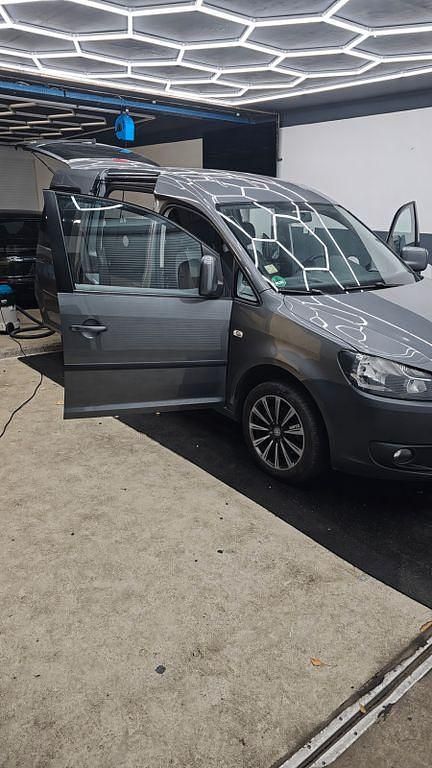 Gebraucht VW Caddy Trendline 102 PS (75 kW) 2011 Grau Van / Kleinbus