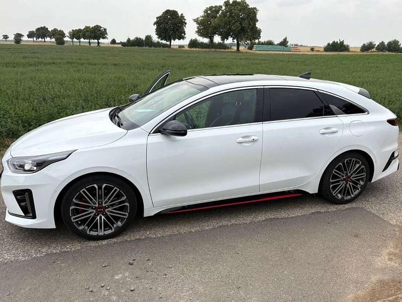 Gebraucht Kia ProCeed GT 204 PS (150 kW) 2021 Weiß Kleinwagen