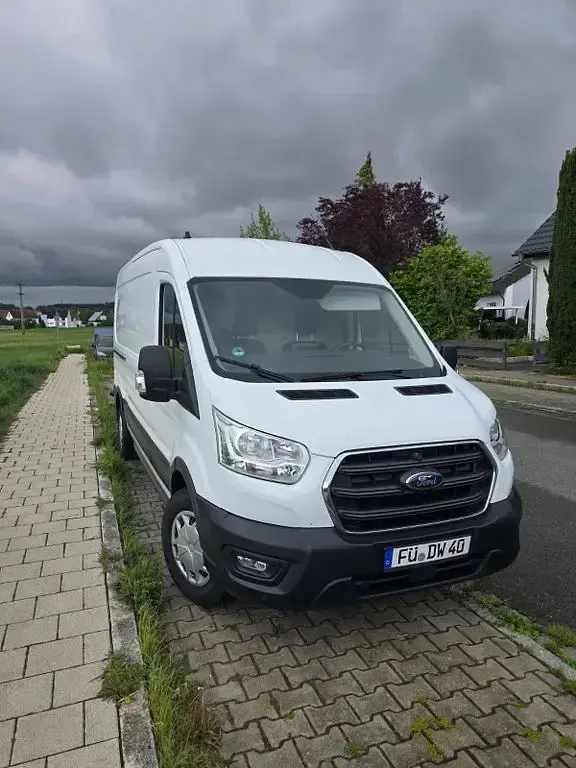 Gebraucht Ford Transit 131 PS (96 kW) 2021 Weiß Van / Kleinbus