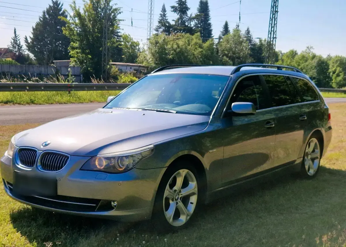 Gebraucht BMW 525 197 PS (144 kW) 2008 Grau Kombi