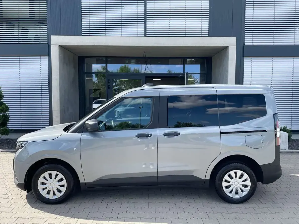Neu Ford Tourneo Courier Trend 125 PS (91 kW) 2026 Solar silver metallic Van / Kleinbus