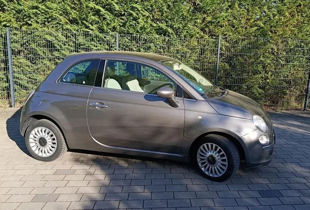 Gebraucht Fiat 500 Lounge 69 PS (50 kW) 2011 Grau Limousine