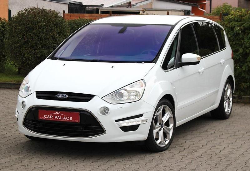 Weiß Gebraucht 2013 Ford S-MAX Titanium Van / Kleinbus | 9.498 € (Fairer Preis) - Bild 1/4