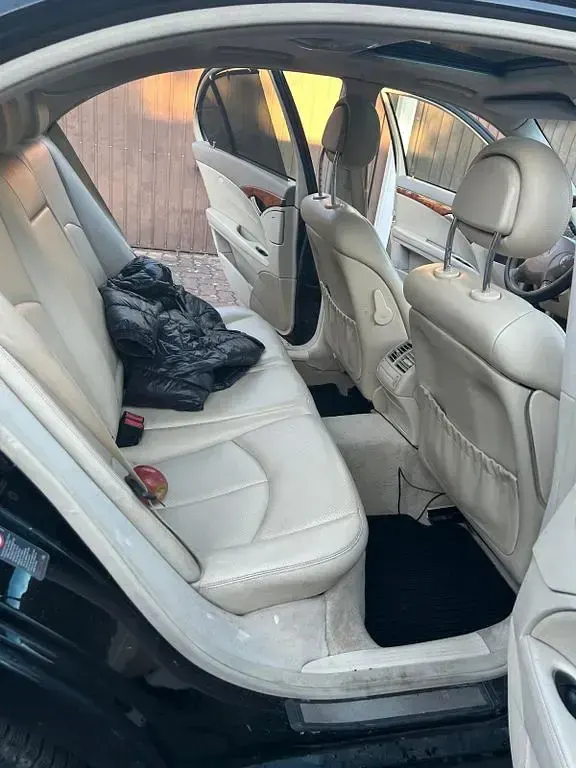 Używany Mercedes E320 Elegance 204 KM (150 kW) 2004 Czarny Sedan/Limuzyna