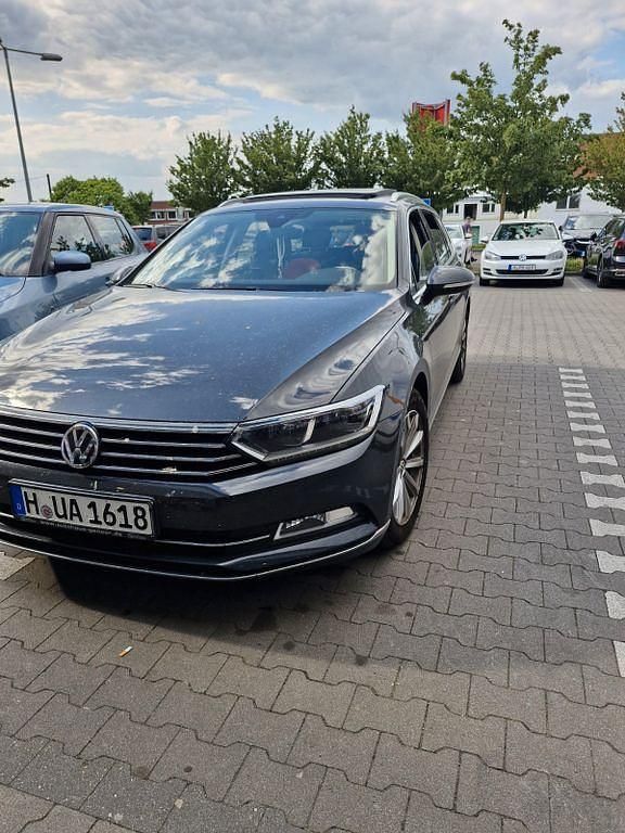 Gebraucht VW Passat Highline 190 PS (139 kW) 2019 Grau Kombi
