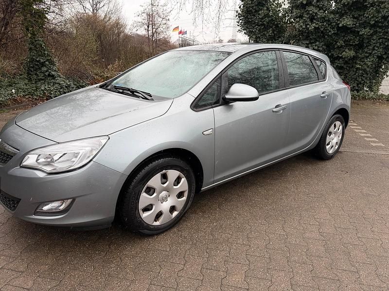 Gebraucht Opel Astra 87 PS (63 kW) 2012 Grau Limousine