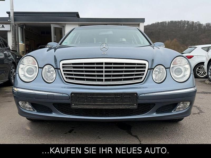 Gebraucht Mercedes E200 163 PS (119 kW) 2004 Blau Limousine