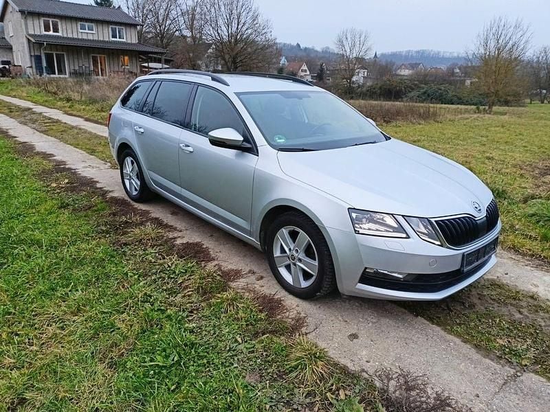 Silber Gebraucht 2019 Skoda Octavia Limousine | 8.650 € (Fairer Preis) - Bild 1/4