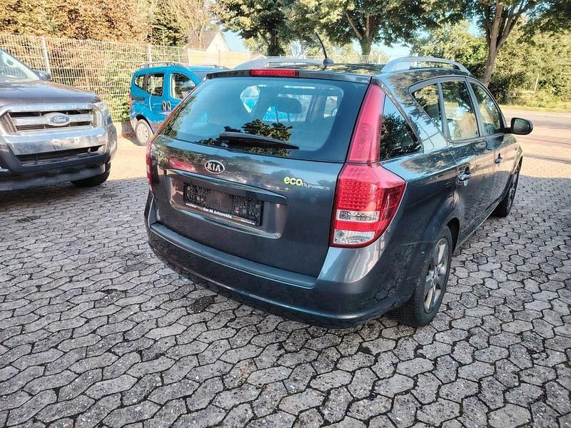 Gebraucht Kia Ceed 90 PS (66 kW) 2010 Grau Kleinwagen