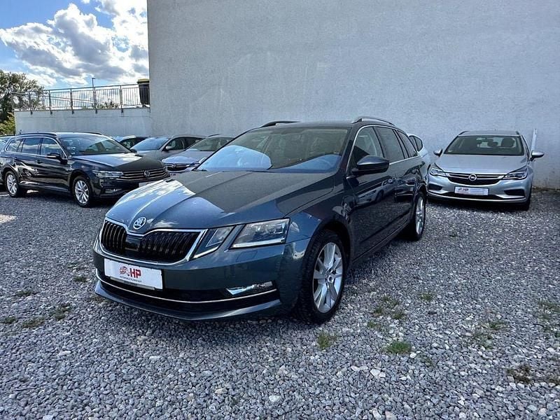 Grau Gebraucht 2019 Skoda Octavia Premium Edition Kombi | 12.999 € (Guter Preis) - Bild 1/4