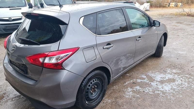 Gebraucht Nissan Pulsar N-Connecta 116 PS (85 kW) 2016 Silber Limousine