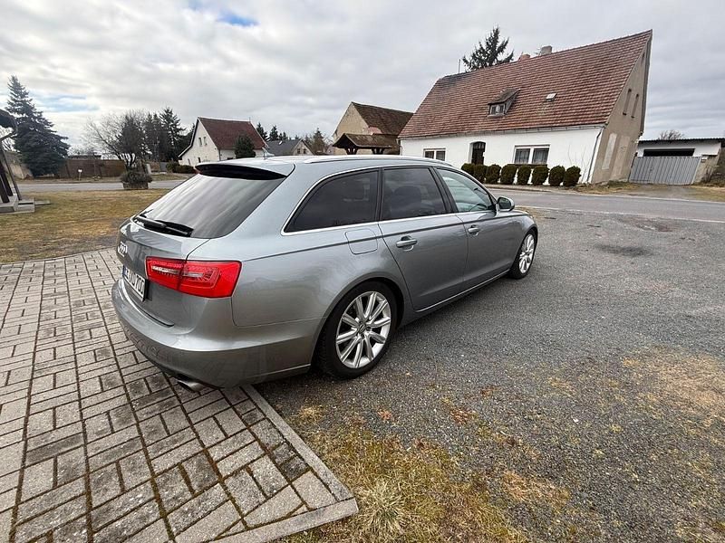 Gebraucht Audi A6 Ambiente 204 PS (150 kW) 2011 Grau Kombi