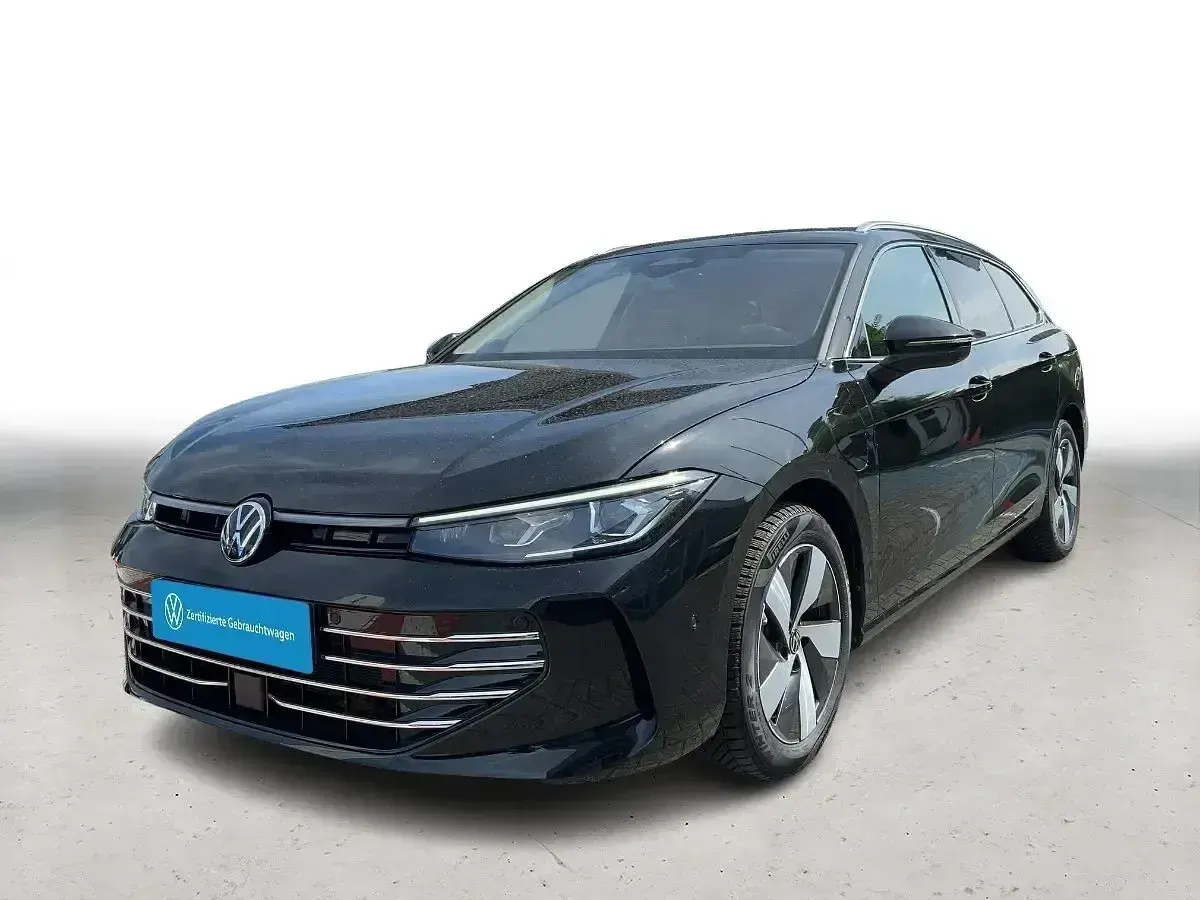 Gebraucht VW Passat Elegance 130 PS (95 kW) 2025 Schwarz Kombi