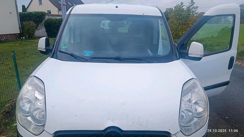 Gebraucht Fiat Doblò 105 PS (77 kW) 2011 Weiß Van / Kleinbus