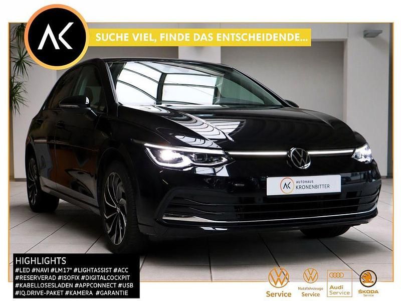 Gebraucht VW Golf VIII Move 150 PS (110 kW) 2024 Schwarz Limousine