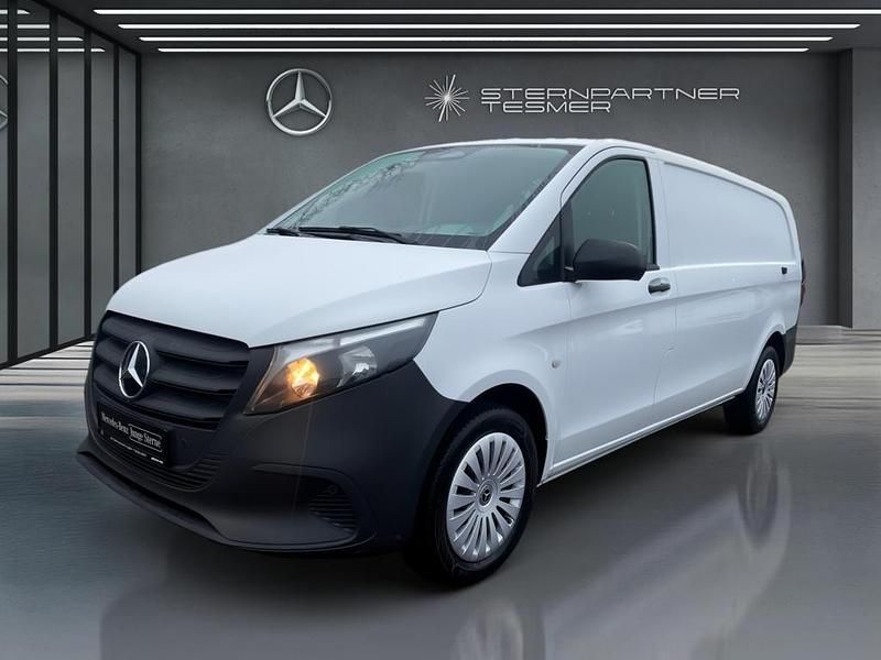 Weiß Gebraucht 2024 Mercedes Vito Van / Kleinbus | 35.688 € (Teuer) - Bild 1/3