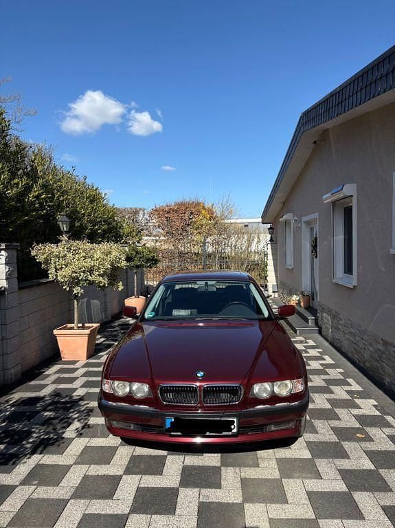 Gebraucht BMW 735 238 PS (175 kW) 1999 Rot Limousine