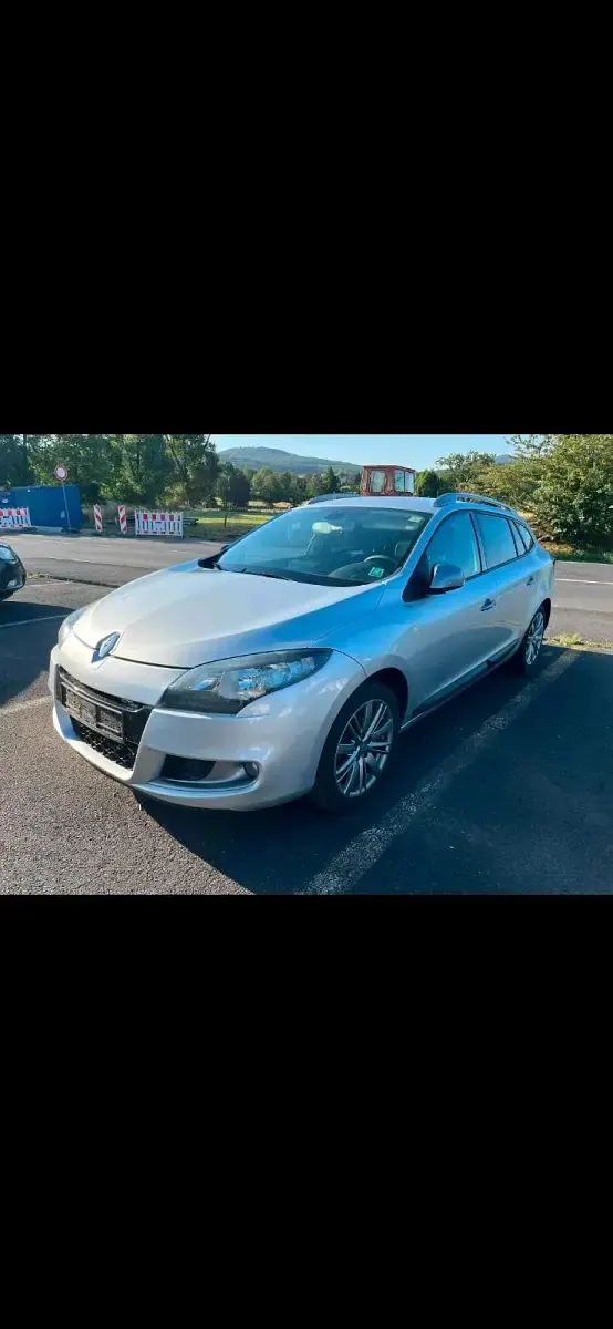 Gebraucht Renault Mégane GrandTour 106 PS (77 kW) 2010 Silber Kombi