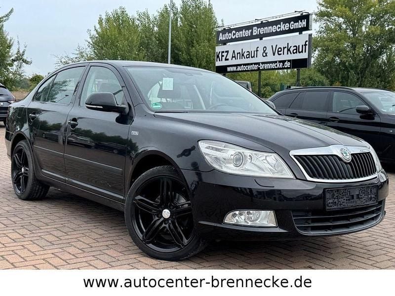 Schwarz Gebraucht 2012 Skoda Octavia Ambiente Limousine | 4.950 € (Superpreis) - Bild 1/4