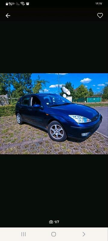 Grün Gebraucht 2004 Ford Focus Kleinwagen | 800 € (Fairer Preis) - Bild 1/4