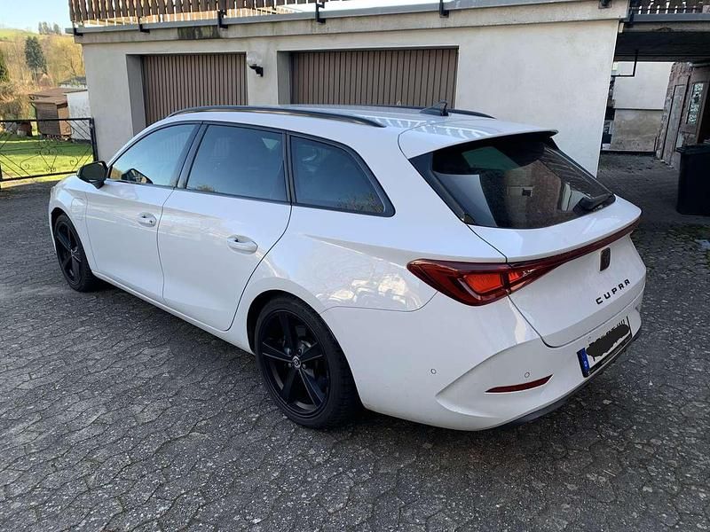 Gebraucht Cupra Leon VZ 245 PS (180 kW) 2022 Weiß Kombi