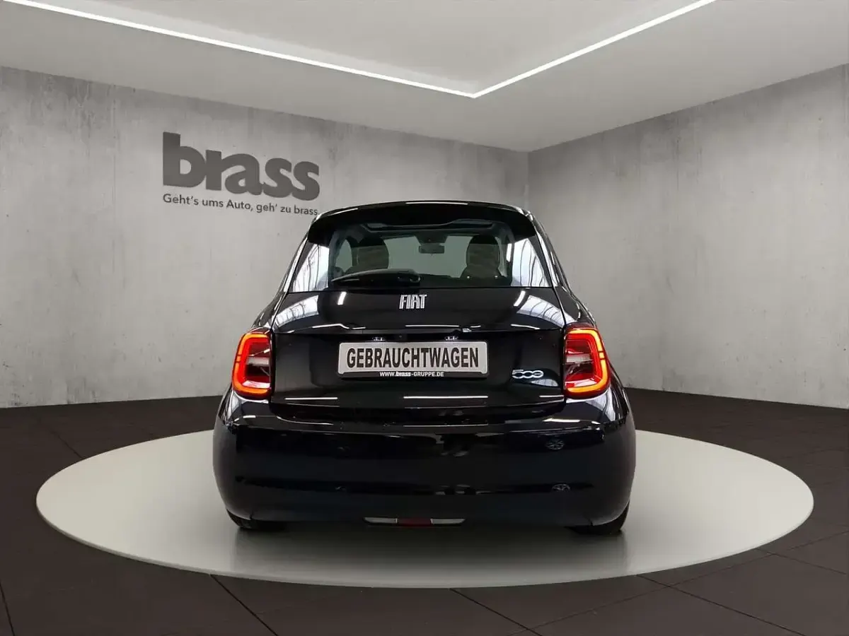 Gebraucht Fiat 500e 42 kW (58 PS) 2022 Onyx schwarz Limousine