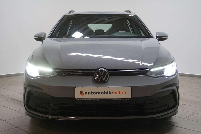 Gebraucht VW Golf VIII 150 PS (110 kW) 2021 Mondsteingrau Kombi