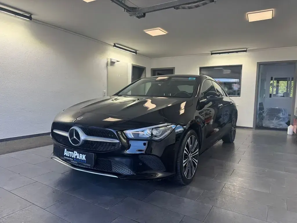 Gebraucht Mercedes CLA250 Progressive 160 PS (117 kW) 2022 Schwarz Coupé