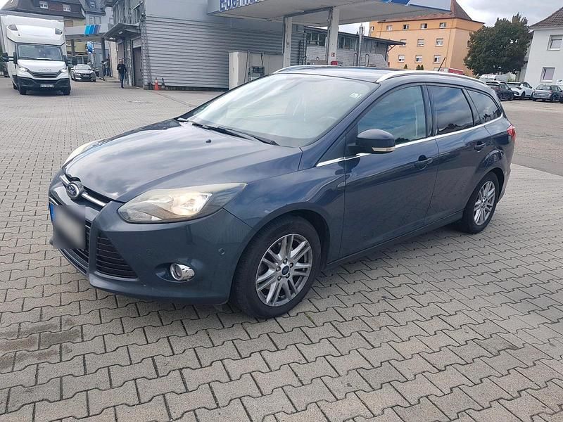 Gebraucht Ford Focus 116 PS (85 kW) 2014 Grau Kombi
