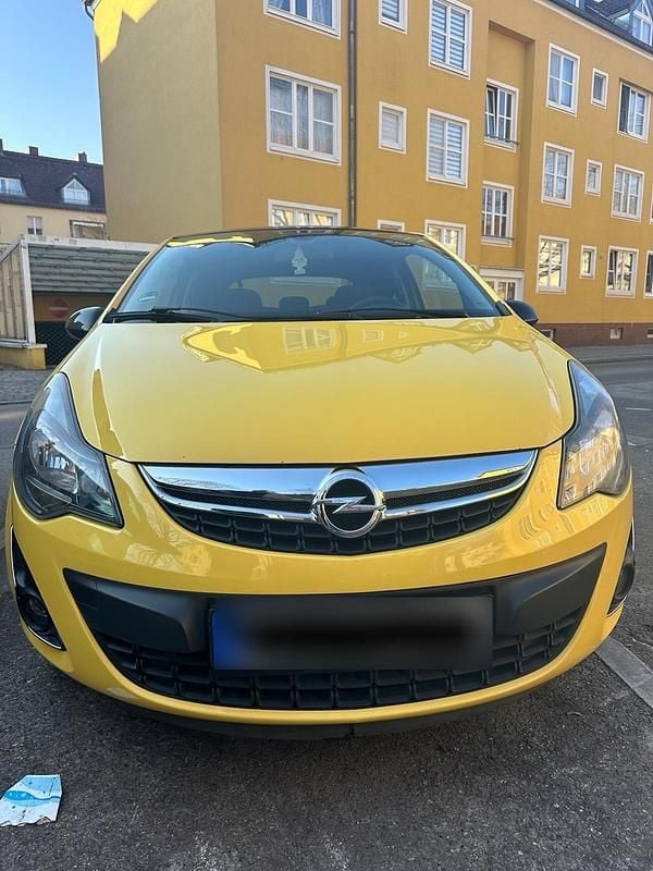 Gebraucht Opel Corsa Edition 101 PS (74 kW) 2013 Gelb Kleinwagen