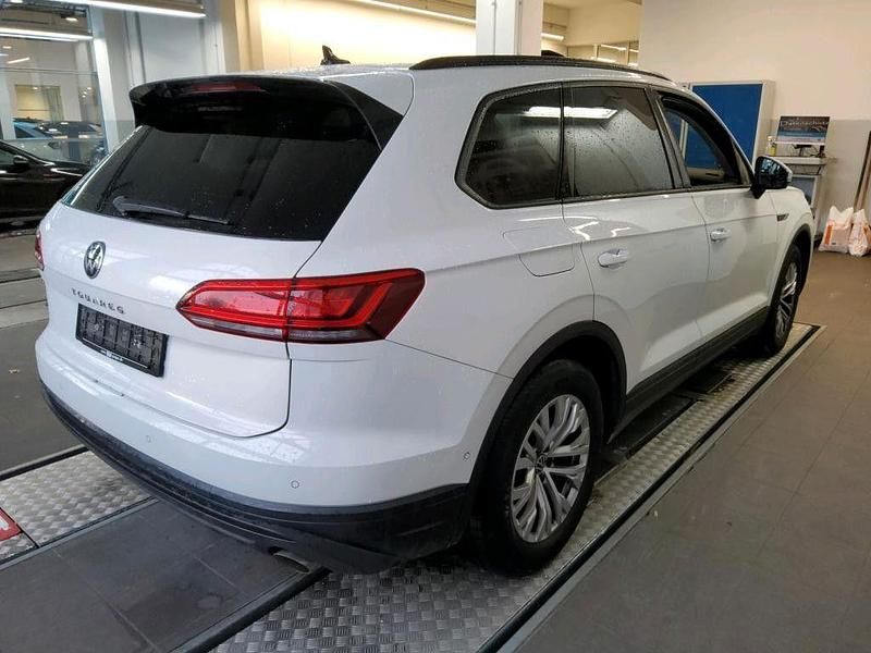 Gebraucht VW Touareg R 286 PS (210 kW) 2022 Weiß SUV