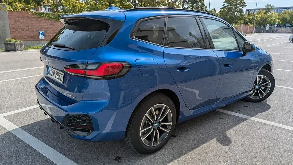 Gebraucht BMW 225 Comfort Edition 245 PS (180 kW) 2025 Blau Van / Kleinbus