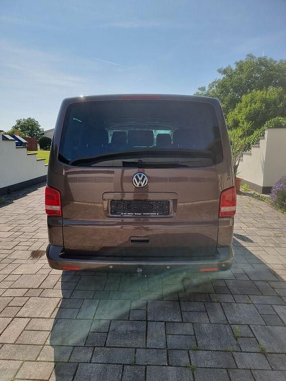 Usado VW Multivan 179 CV (131 kW) 2010 Marrón Monovolumen